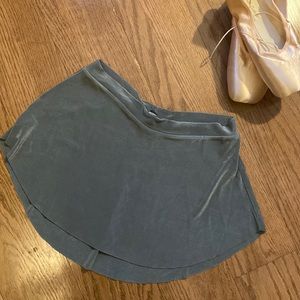 Bullet Point ballet skirt “willow” BNWoT Medium